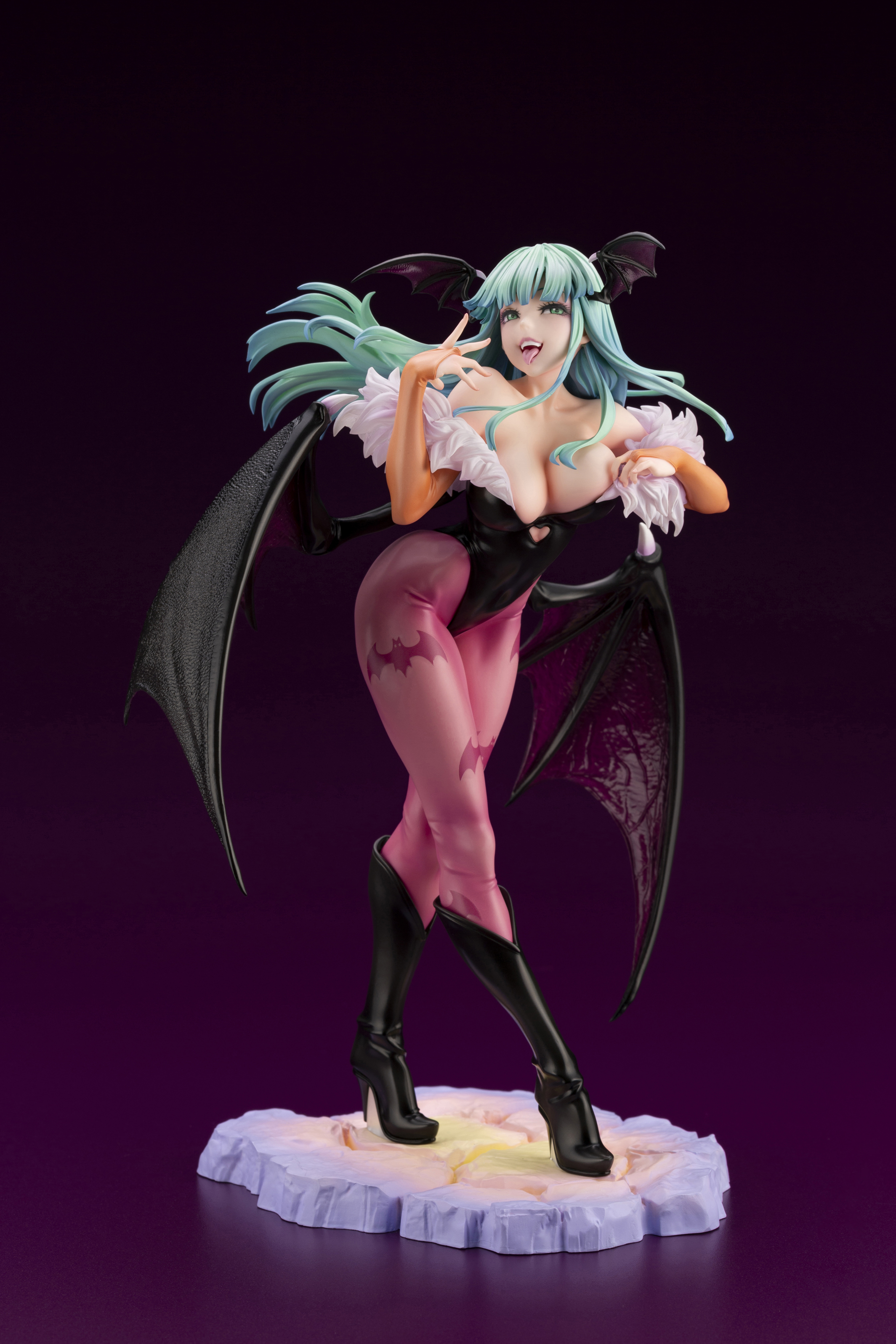 山下氏のイラストからの立体化。イラストからさらにフィギュアならではアレンジを加えていく。山下氏自身、立体化のアレンジを歓迎する方向性で、イラストからさらにフィギュア化での変化も大きな注目ポイントとのこと