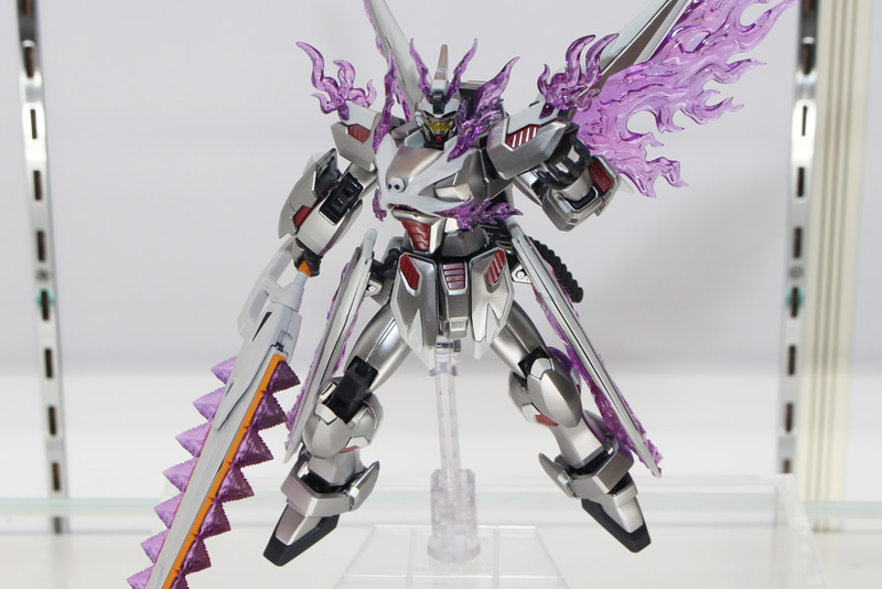 「ROBOT魂 ＜SIDE MS＞ ゴーストガンダム」。2022年1月発売予定、価格は11,000円（税込、送料別）。プレミアムバンダイ限定商品