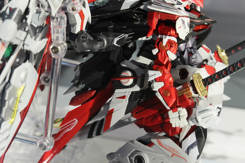 メタルビルド　ガンダムアストレイ　レッドドラゴニクス　カレトヴルッフ×3 付き METAL BUILD ガンダムアストレイ レッドドラゴニクス」が2次受注