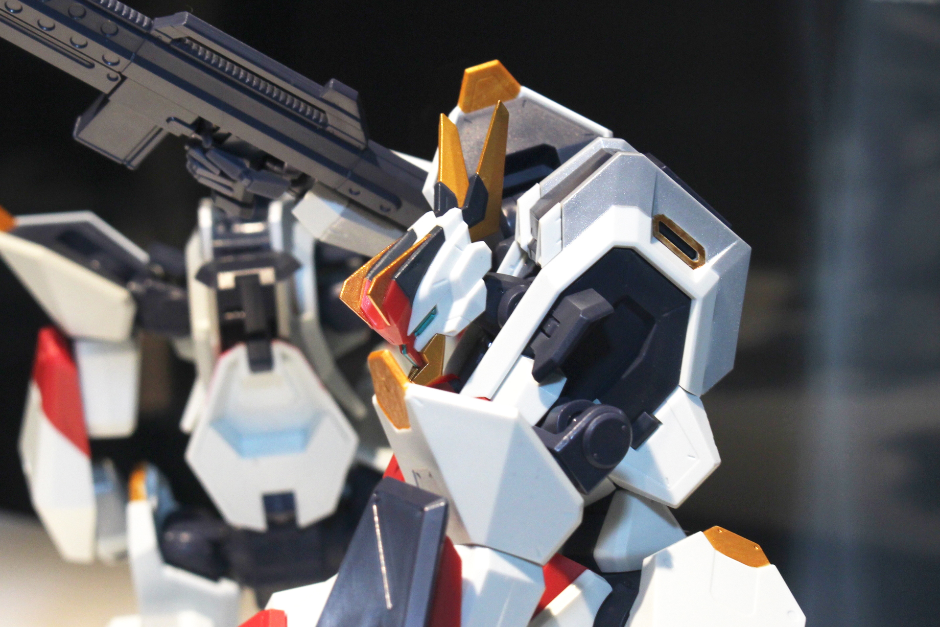 横から見るとかなり印象が違う