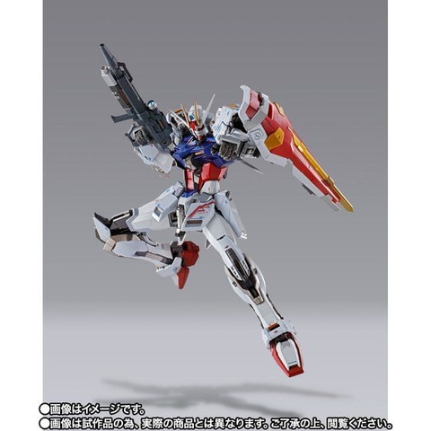 金属を露出させたデザインの「METAL BUILD ストライクガンダム -METAL