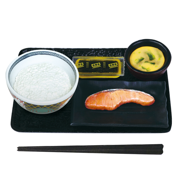 のりのパッケージに印字されている小さなロゴにも注目