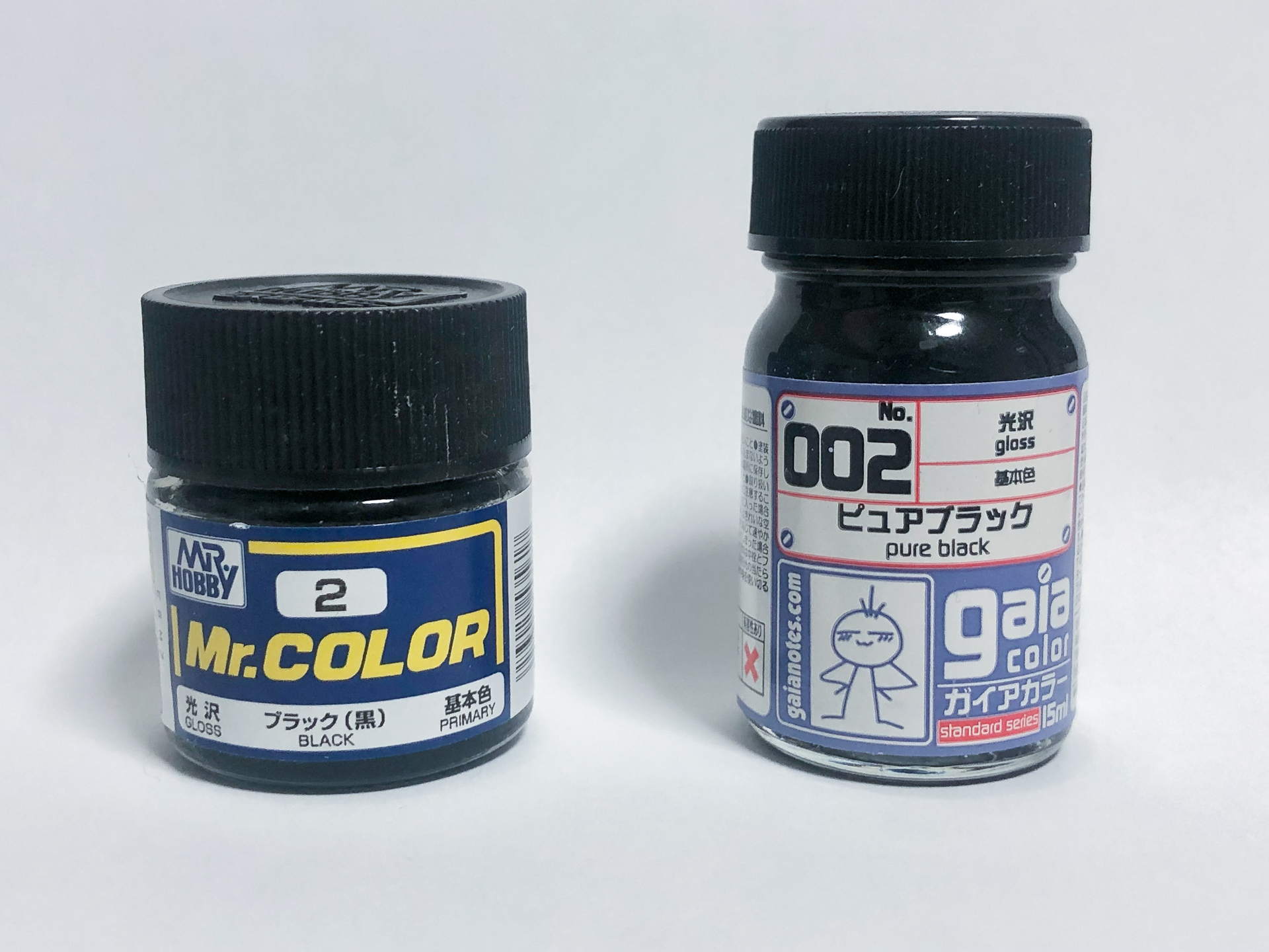 模型店にて最もメジャーな塗料である「ラッカー塗料」