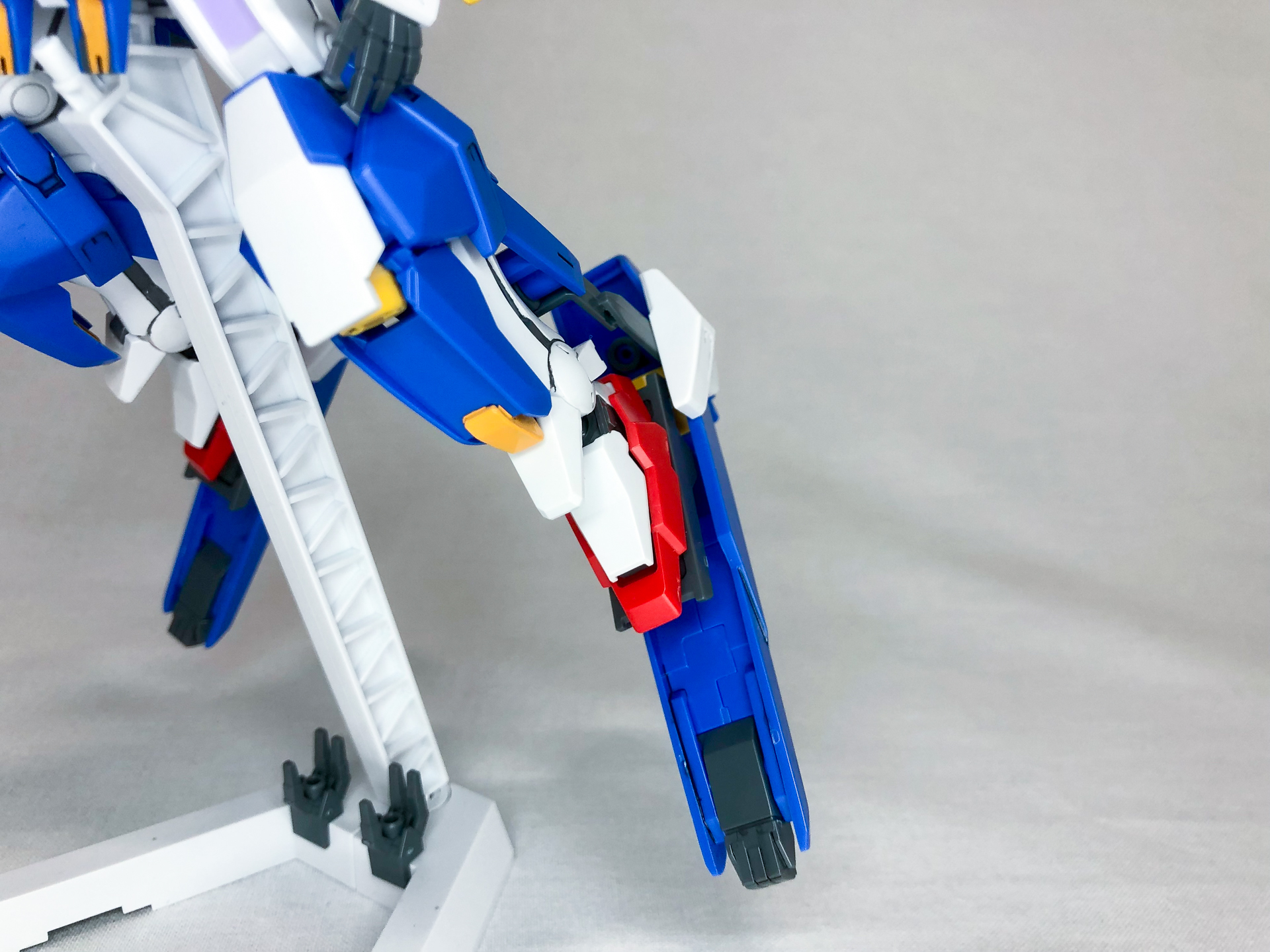 脚部パーツも色分けすることでかっこよさも倍増です。