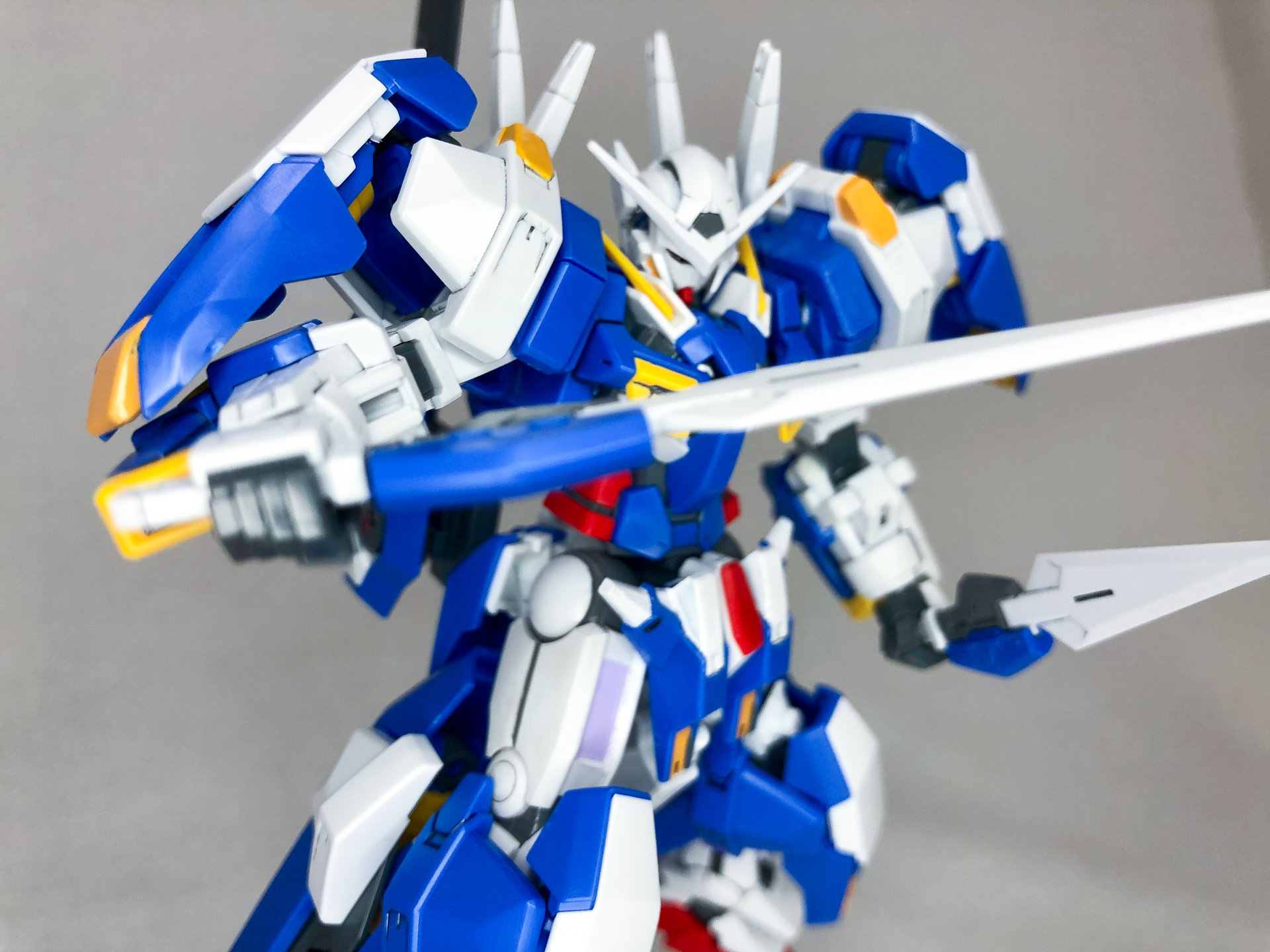 角度を変えて撮影しました。二刀流はポージングが決まりやすいですね。