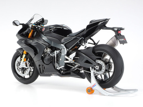 スーパースポーツバイク「Honda CBR1000RR-R FIREBLADE」が完成品