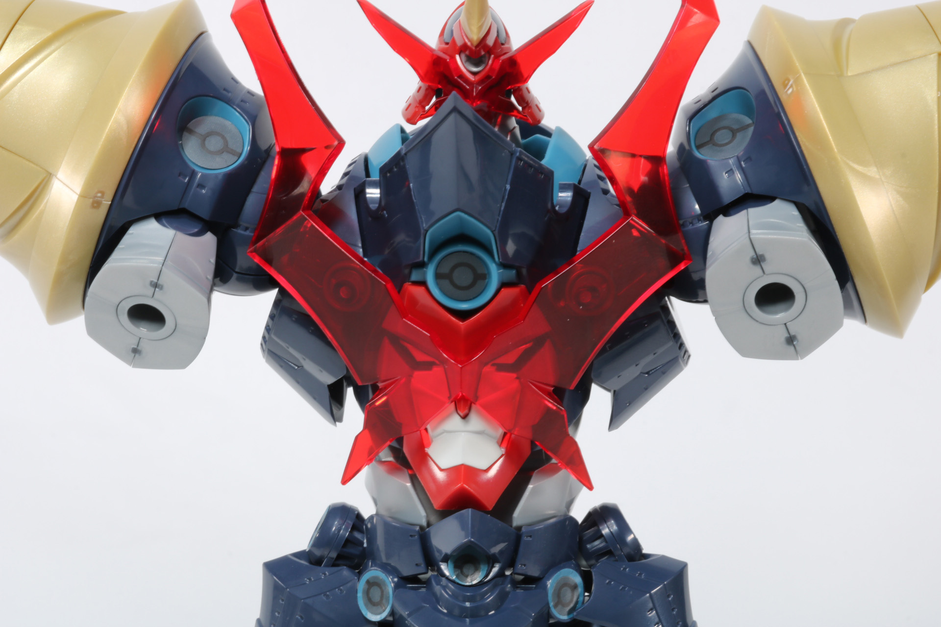 両腕の肘関節を外す