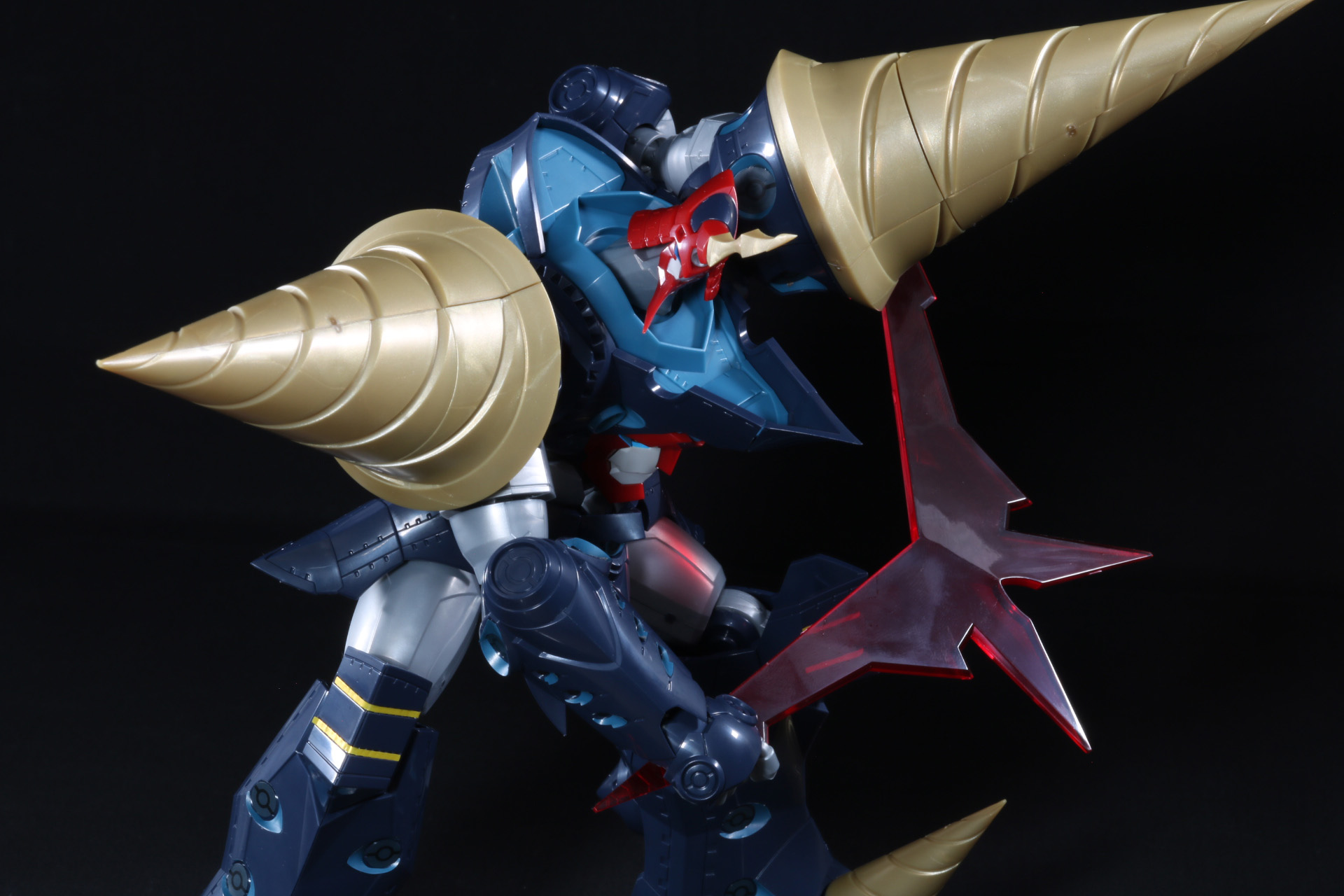 グレンブーメランを持たせれば投擲から斬撃アクションが楽しめる