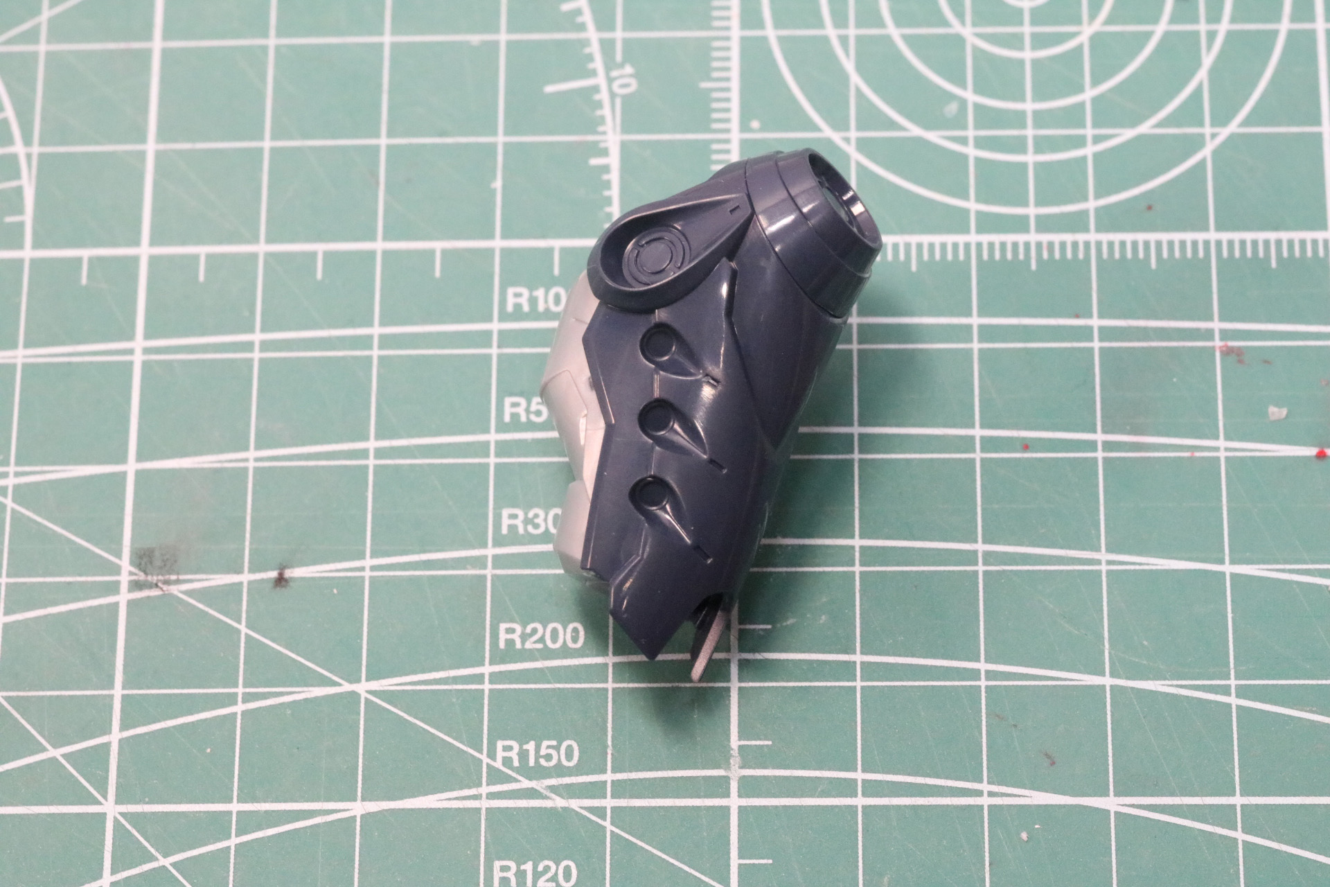 肘部分は接着が推奨されている