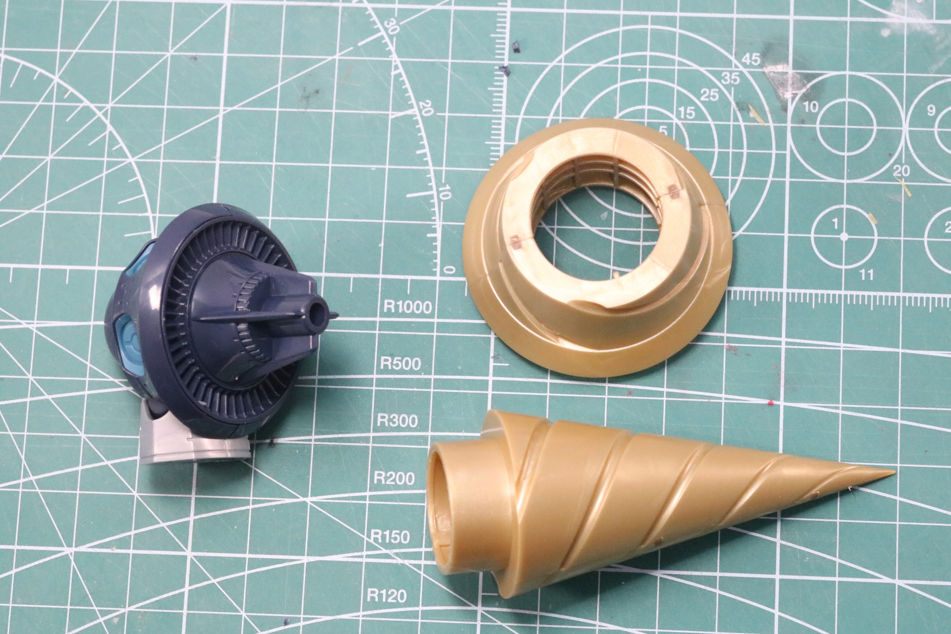 肩部の基部とドリルを合わせて完成