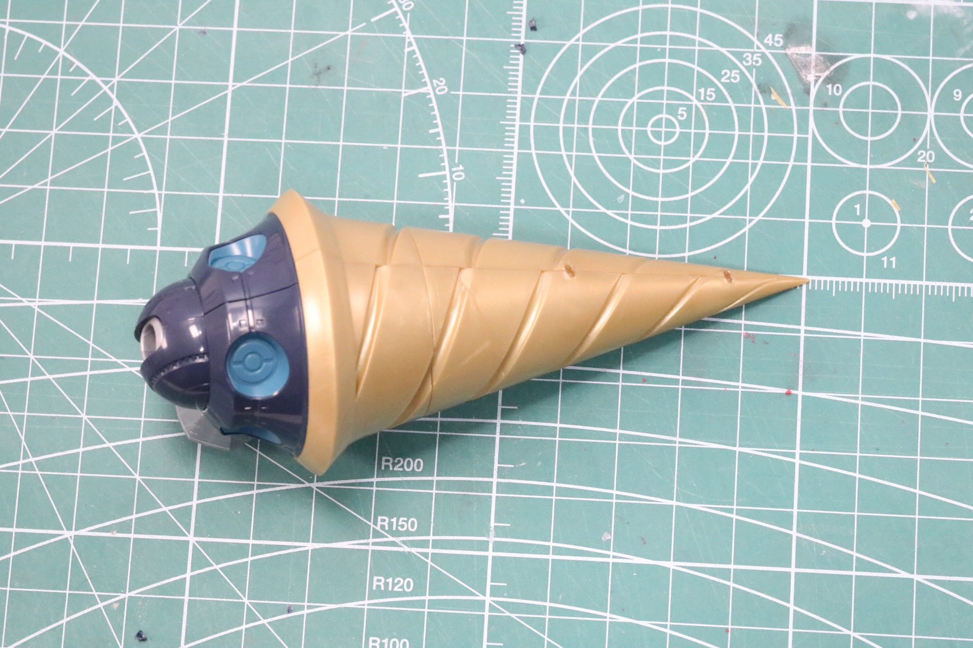 肩部の基部とドリルを合わせて完成