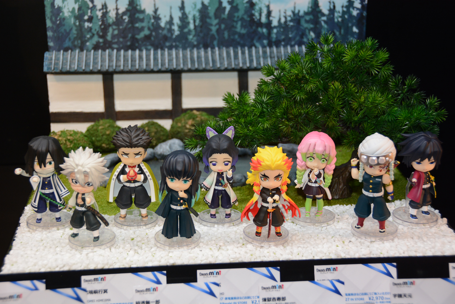 9人の柱は全員発売済み。再販も行なわれるという