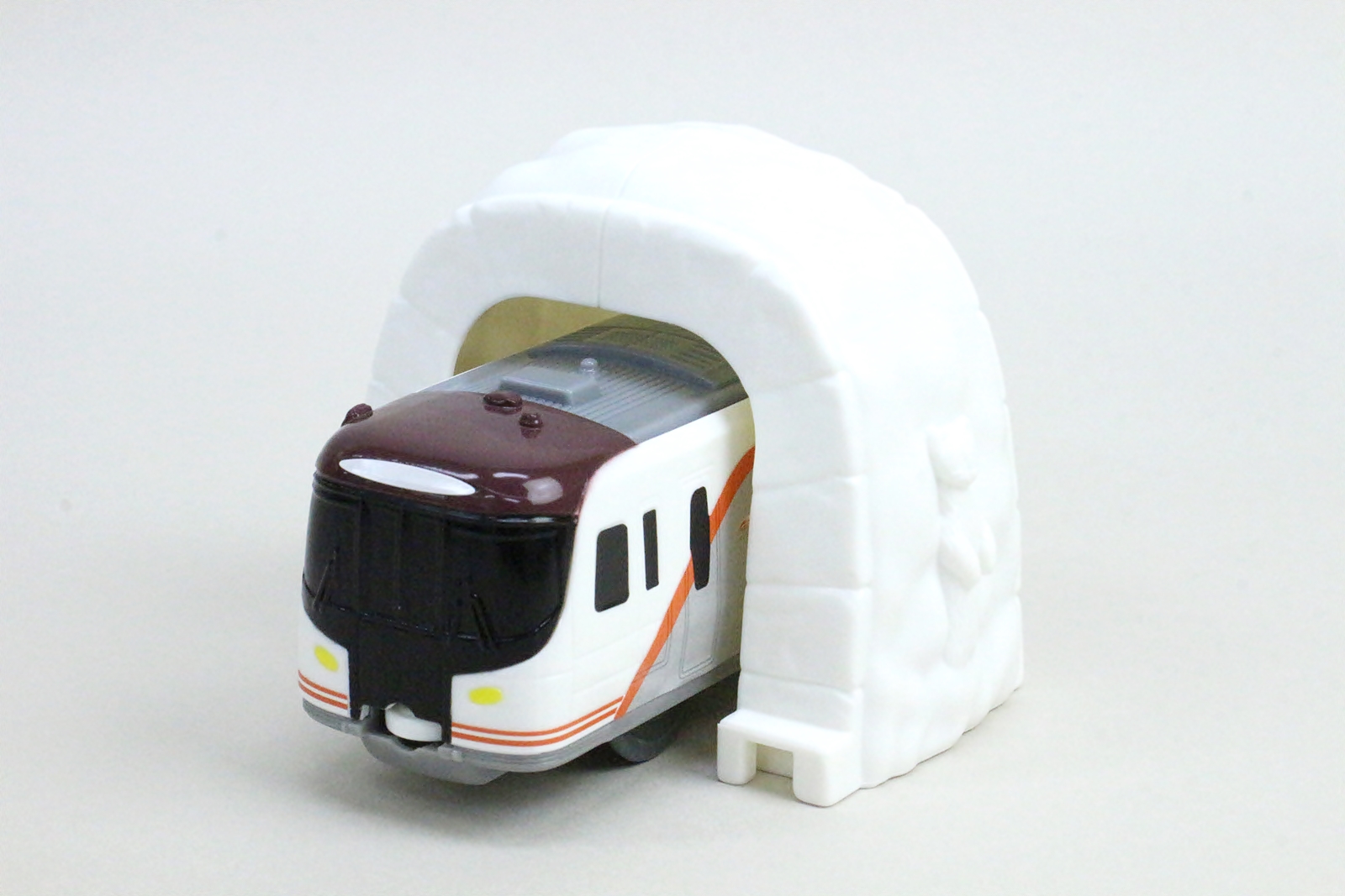 冬のトンネルを抜けると、そこは……