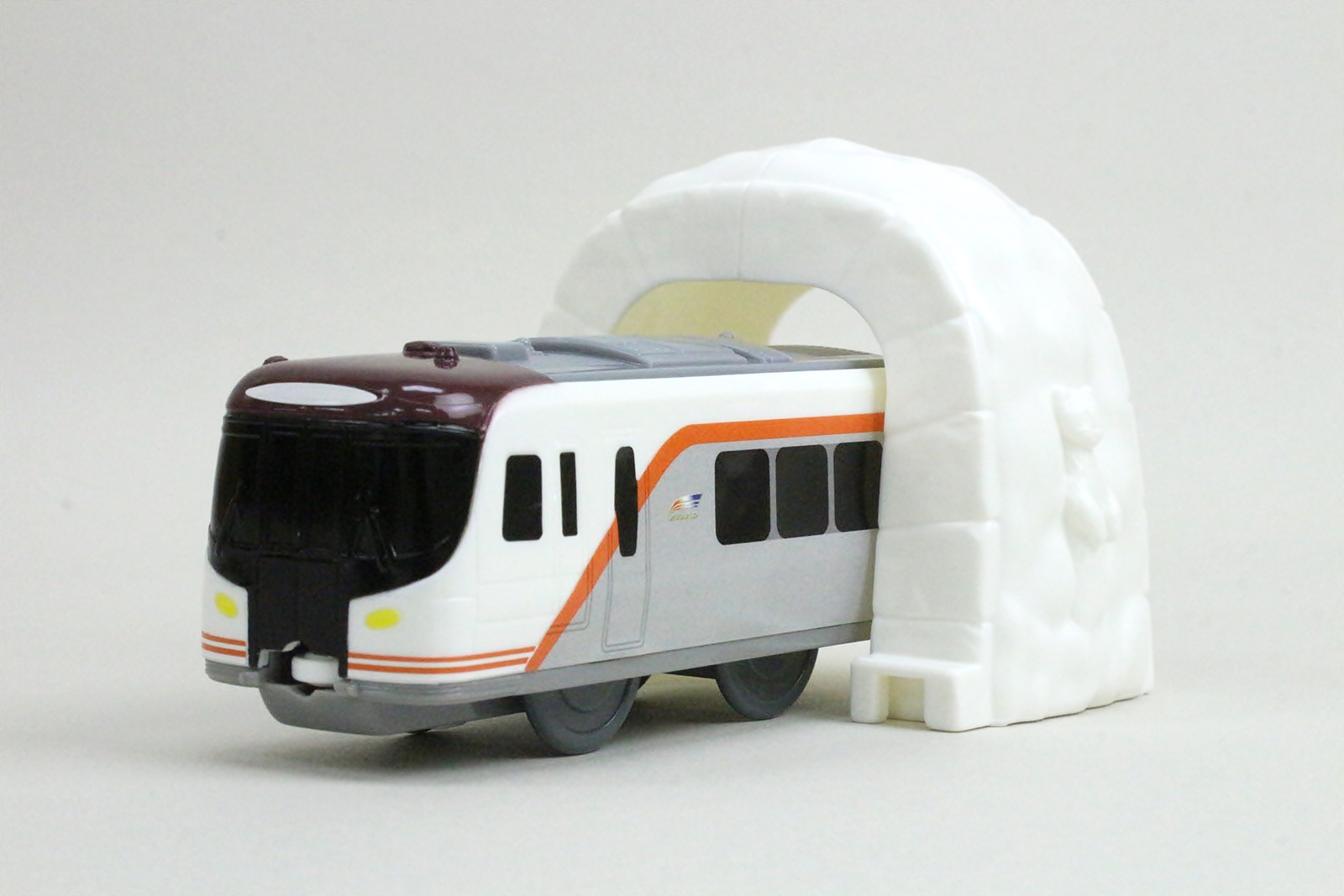 冬のトンネルを抜けると、そこは……