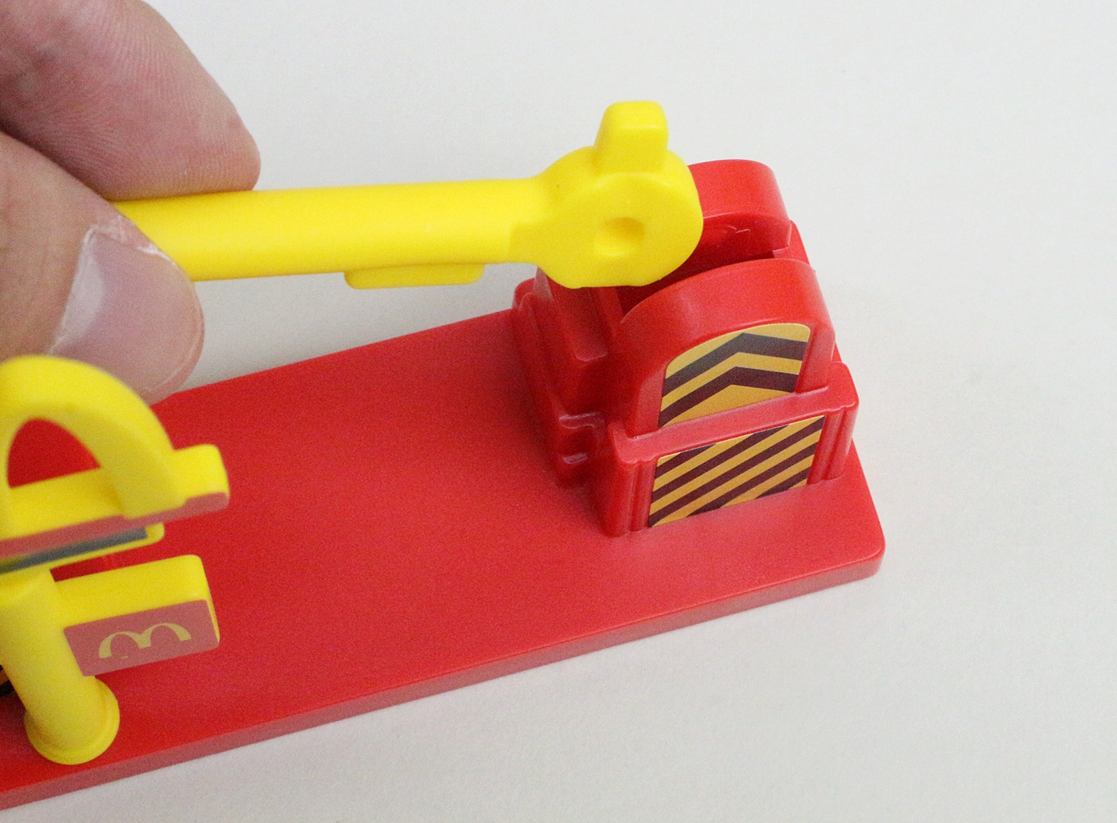 遮断機を入れるところは外れないように出っ張りがある