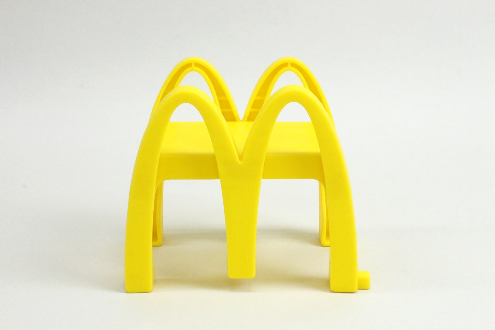 よく見ると真ん中が少し浮いている