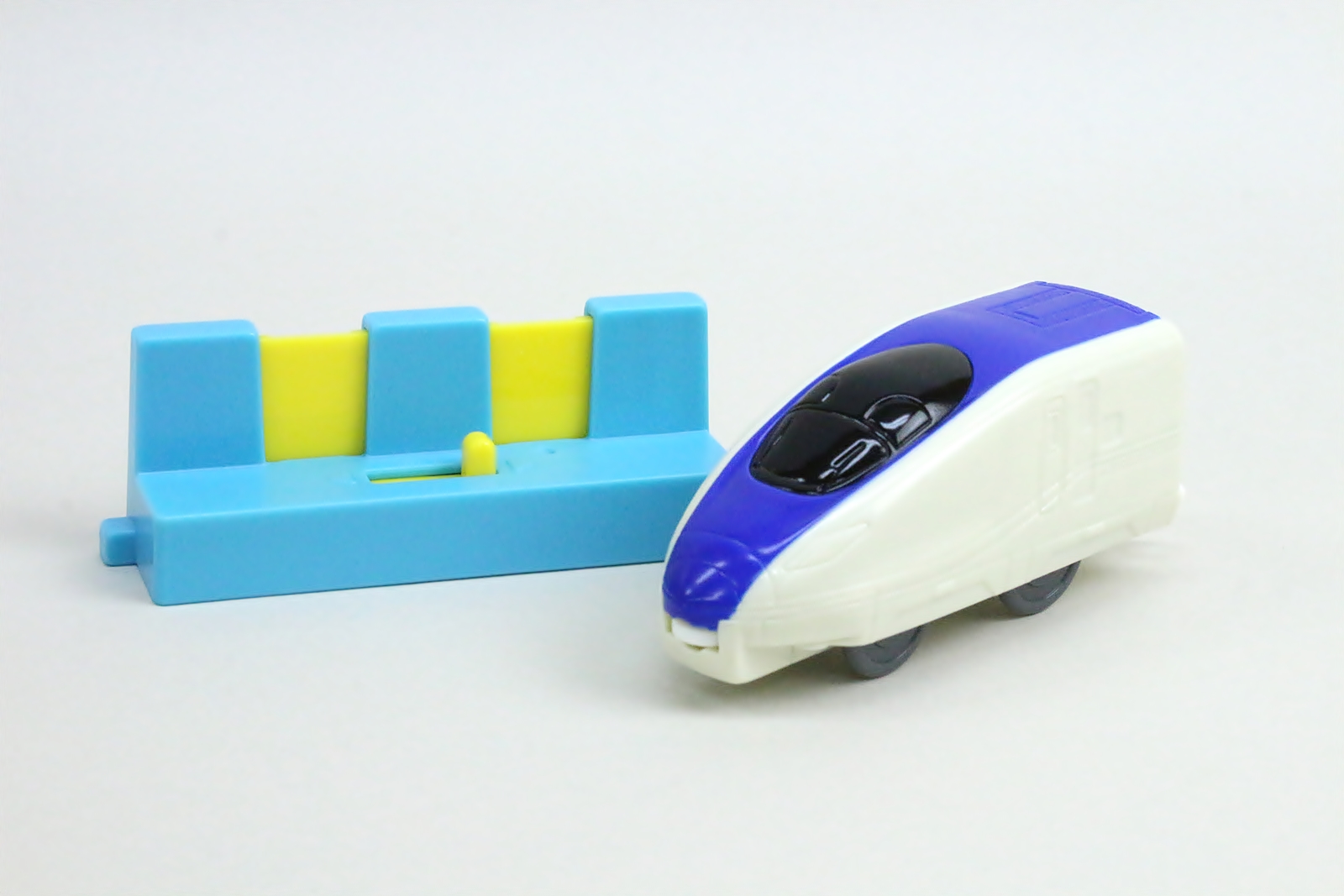 金色のキャラクターラインは貼り付けに失敗しやすいので注意