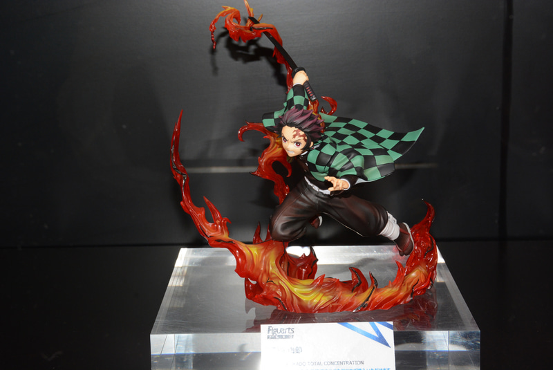 ひたむきな主人公炭治郎のキャラクター性を再現したフィギュア。ヒノカミ神楽を使う成長した姿になっているところに注目