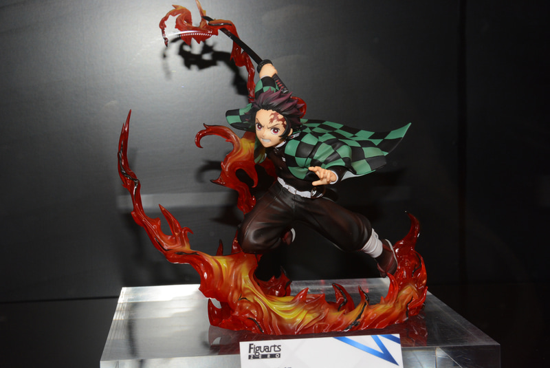 ひたむきな主人公炭治郎のキャラクター性を再現したフィギュア。ヒノカミ神楽を使う成長した姿になっているところに注目