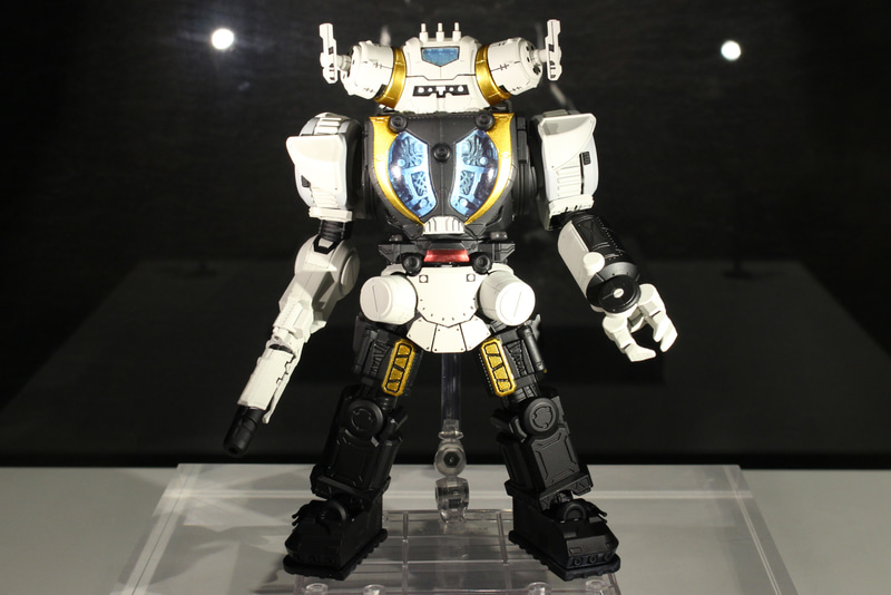 「S.H.Figuarts 対怪獣特殊空挺機甲3号機 キングジョー ストレイジカスタム」。2022年3月発売予定、価格は8,580円（税込）