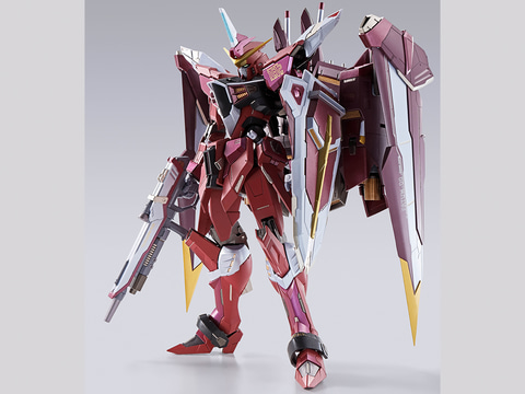宙高く飛翔する 正義の騎士――「METAL BUILD ジャスティスガンダム」が