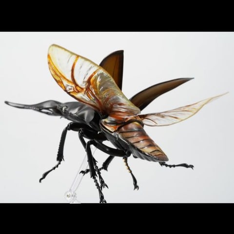 ギラファノコギリクワガタのホワイトアイを再現した可動フィギュアが