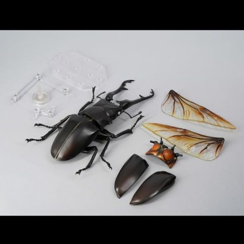 ギラファノコギリクワガタのホワイトアイを再現した可動フィギュアが