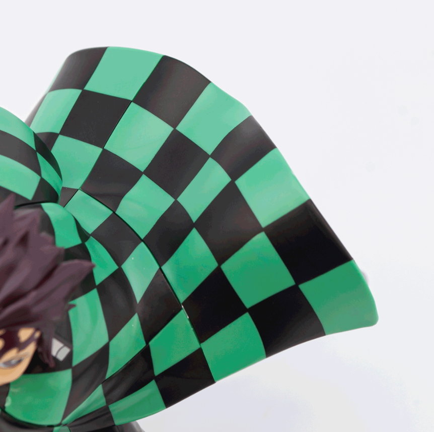 パーツ同士の組み合わさった合わせ目などが目立つこともない