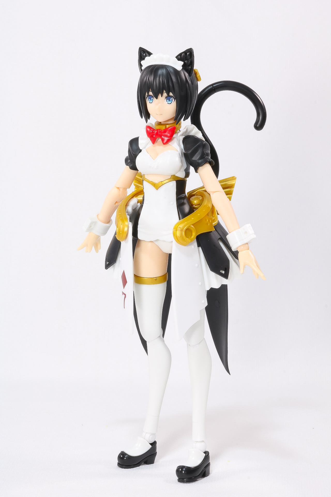 大手を振って歩く姿が可愛らしく映える