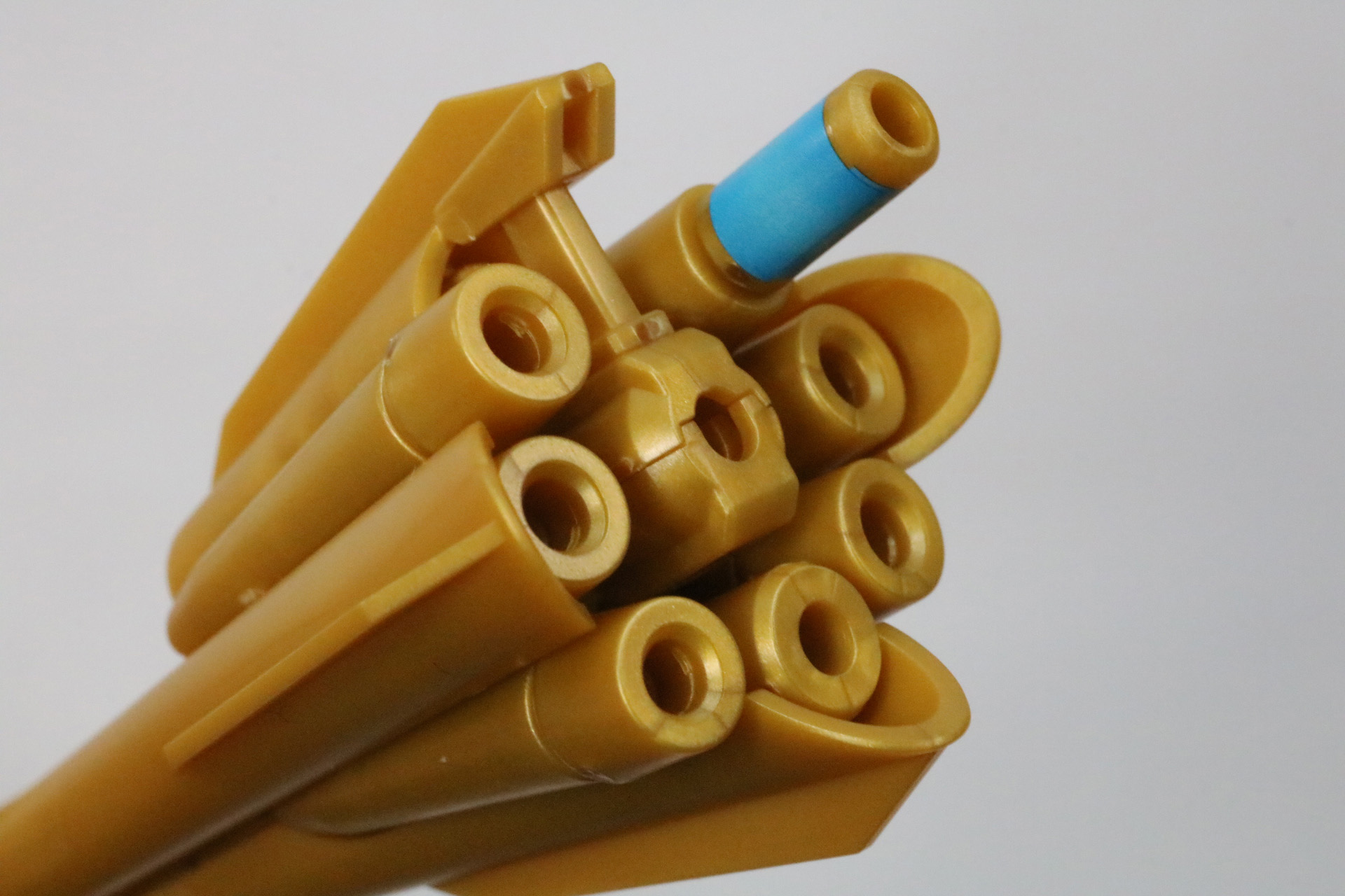 先端にエネルギーカートリッジを取り付けて完成