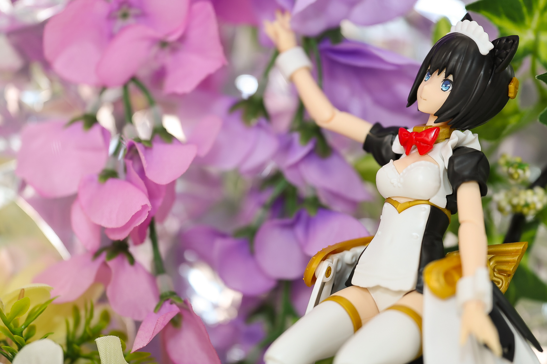 花をめでる少女の雰囲気