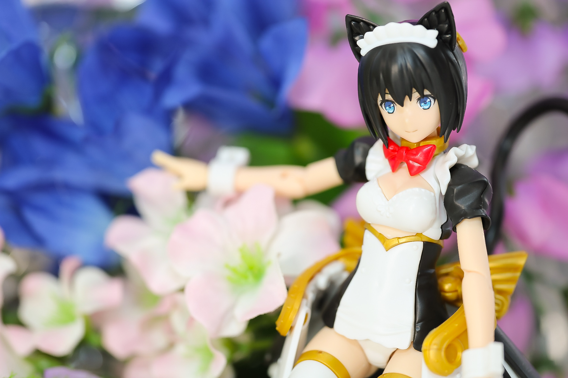 花に囲まれてはしゃぐ感じもかわいい