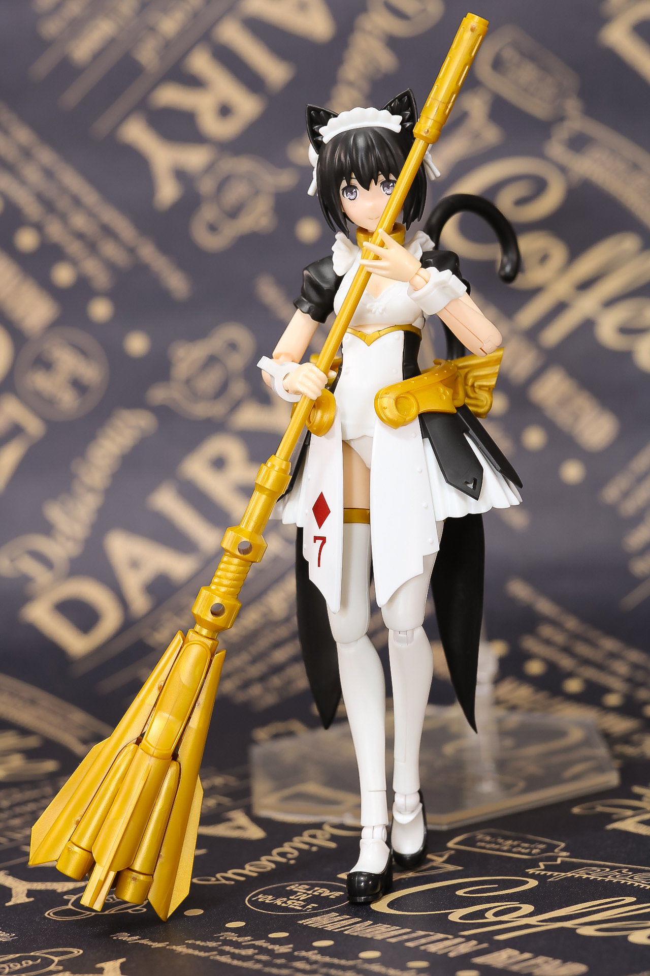 ラッピングペーパーを使ってモダンな雰囲気に