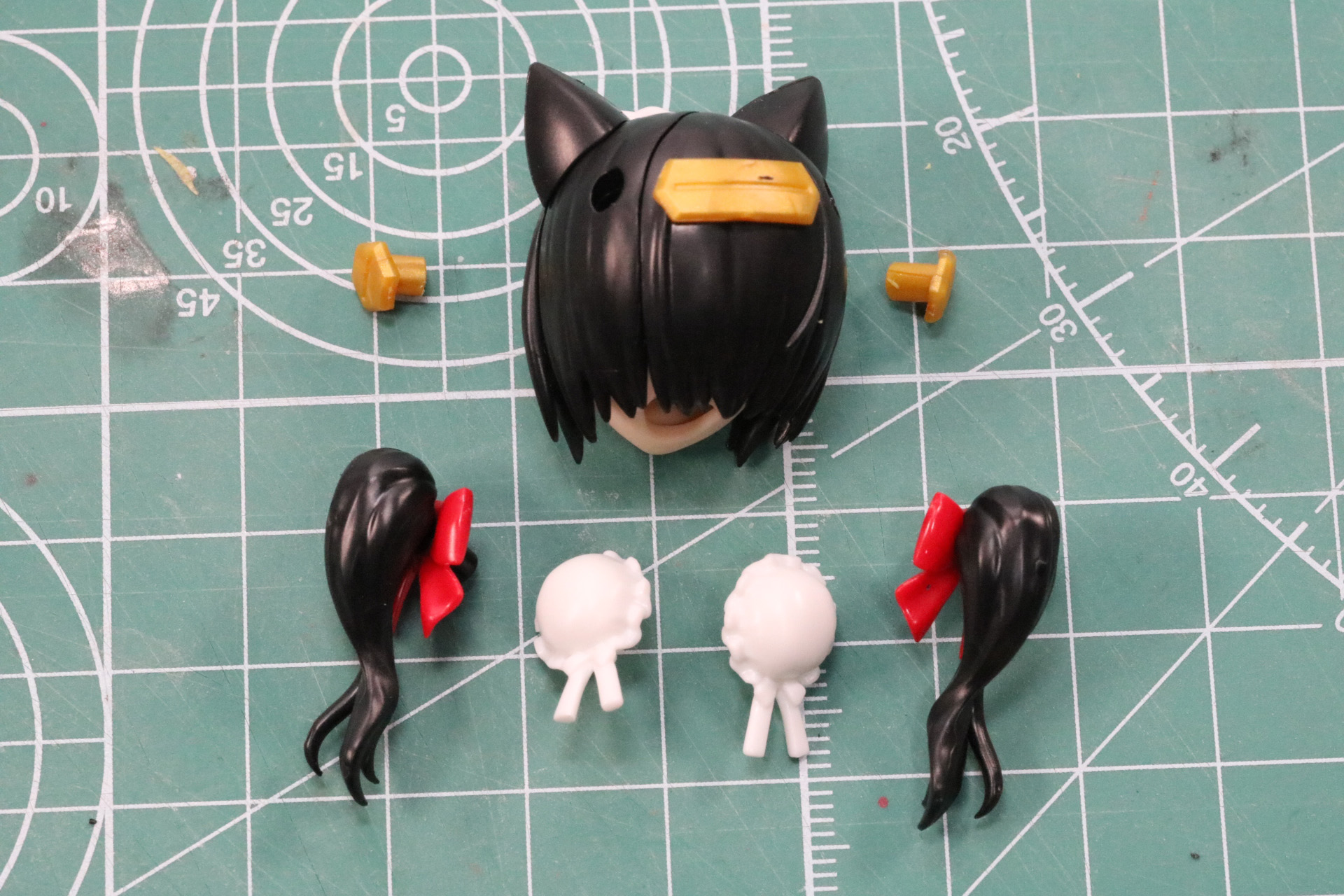 取り付け時にはシニヨン同様後頭部のパーツと差し替える