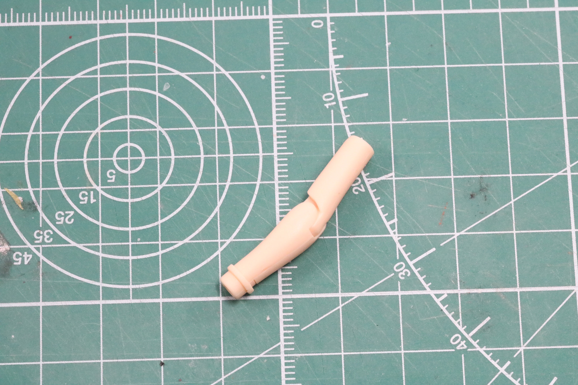 腕は一点での軸可動