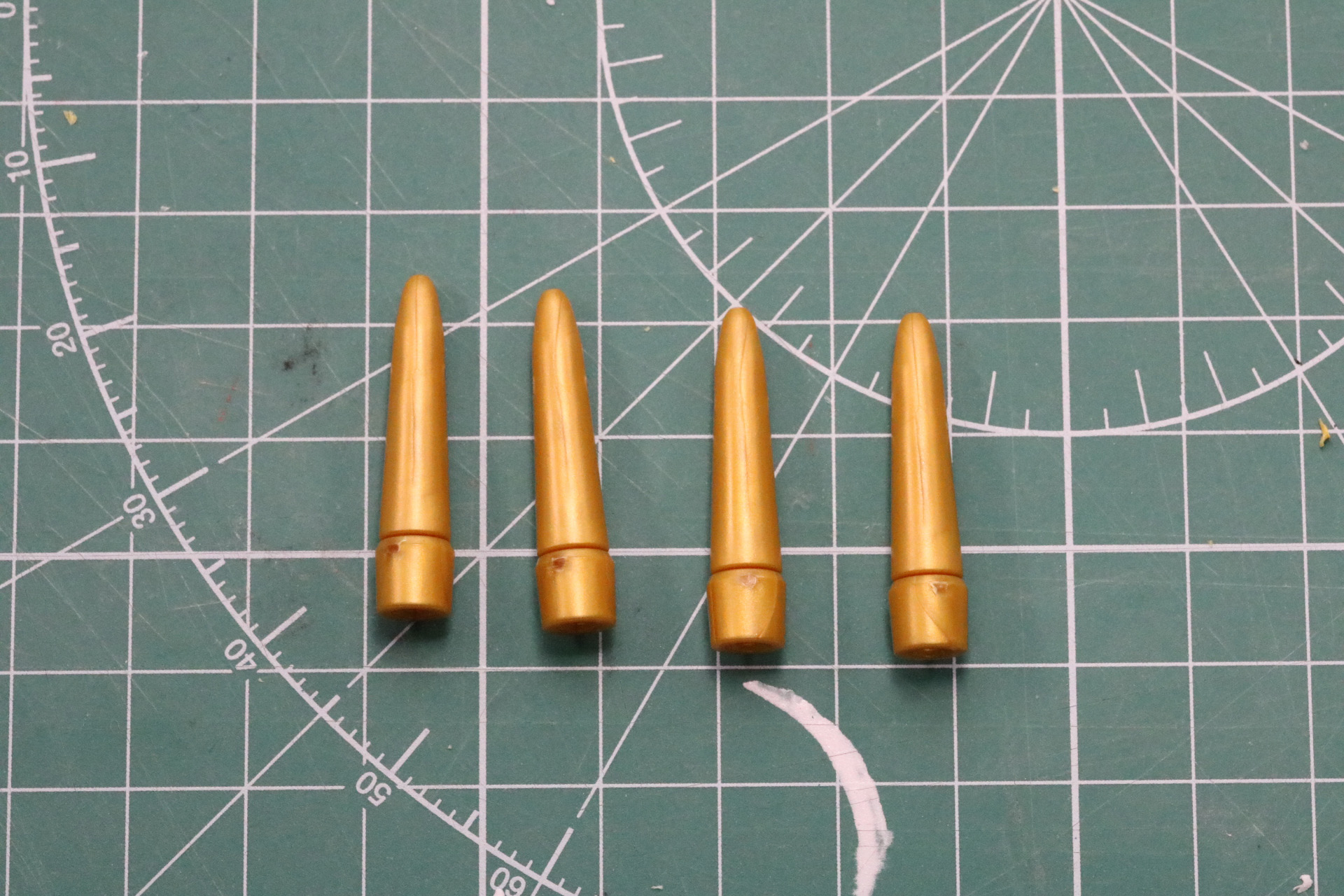 完成すると接続口が寄せ集まった密度のある造形になる