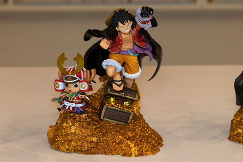 海賊全員集合 圧倒的密度のアート作品 Hero Sculpture も登場 One Piece 100巻記念展示 フォトレポート Hobby Watch