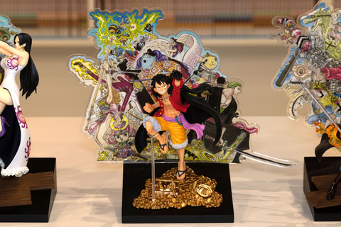 海賊全員集合!? 圧倒的密度のアート作品「HERO SCULPTURE」も登場