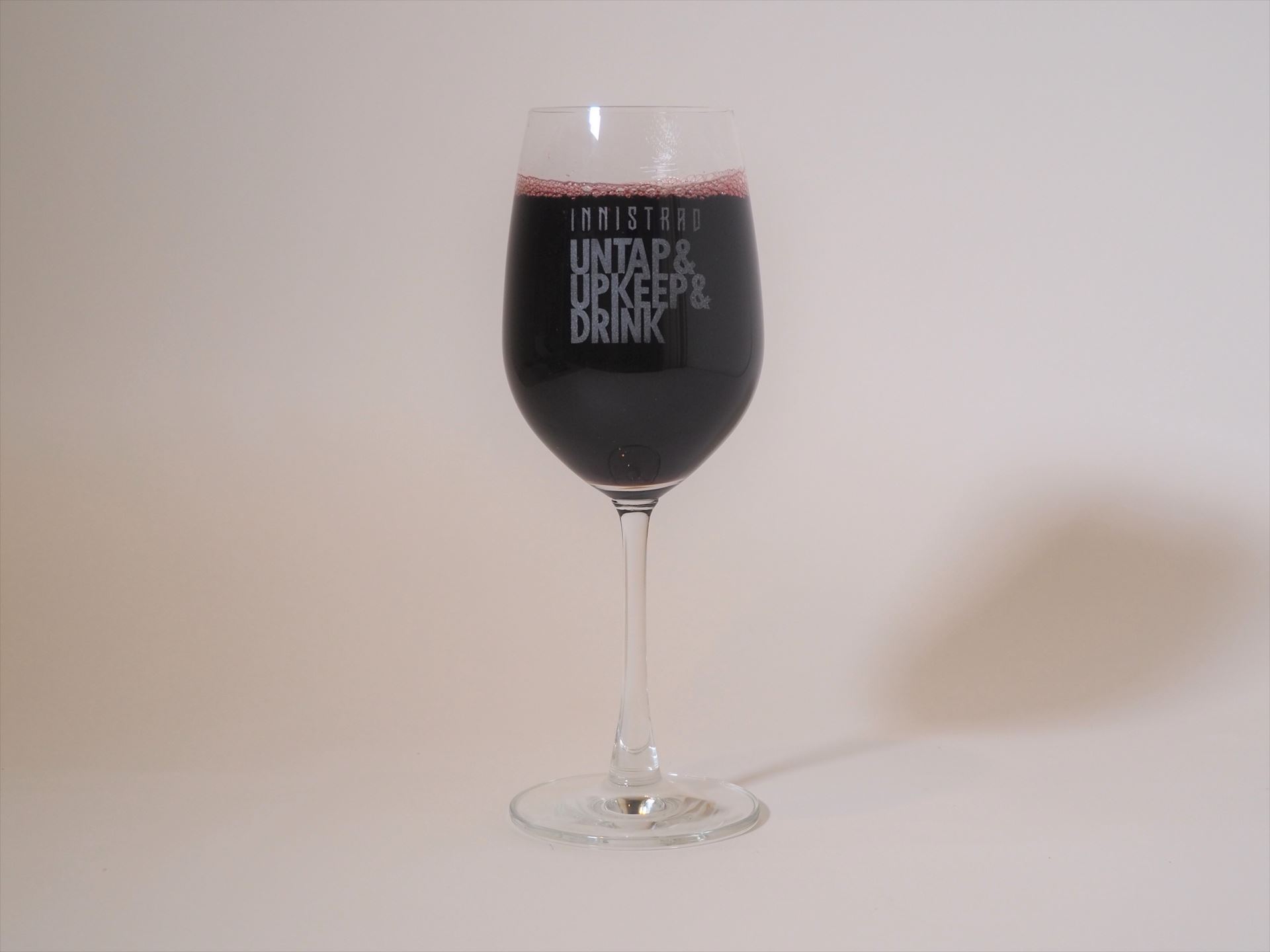 どこから見ても赤ワインに見える（が中身はぶどうジュース）