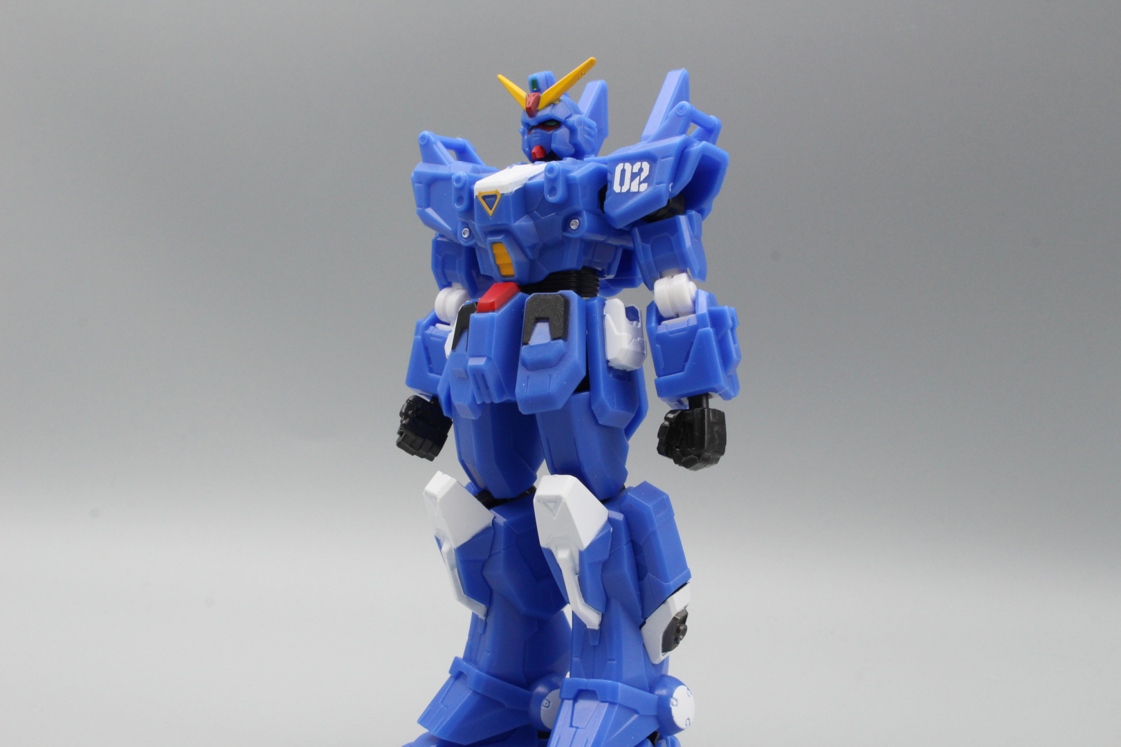 肩パーツの交換により劇中には登場しないジオンに強奪される前のBD2号機も再現可能。印象は結構変わる