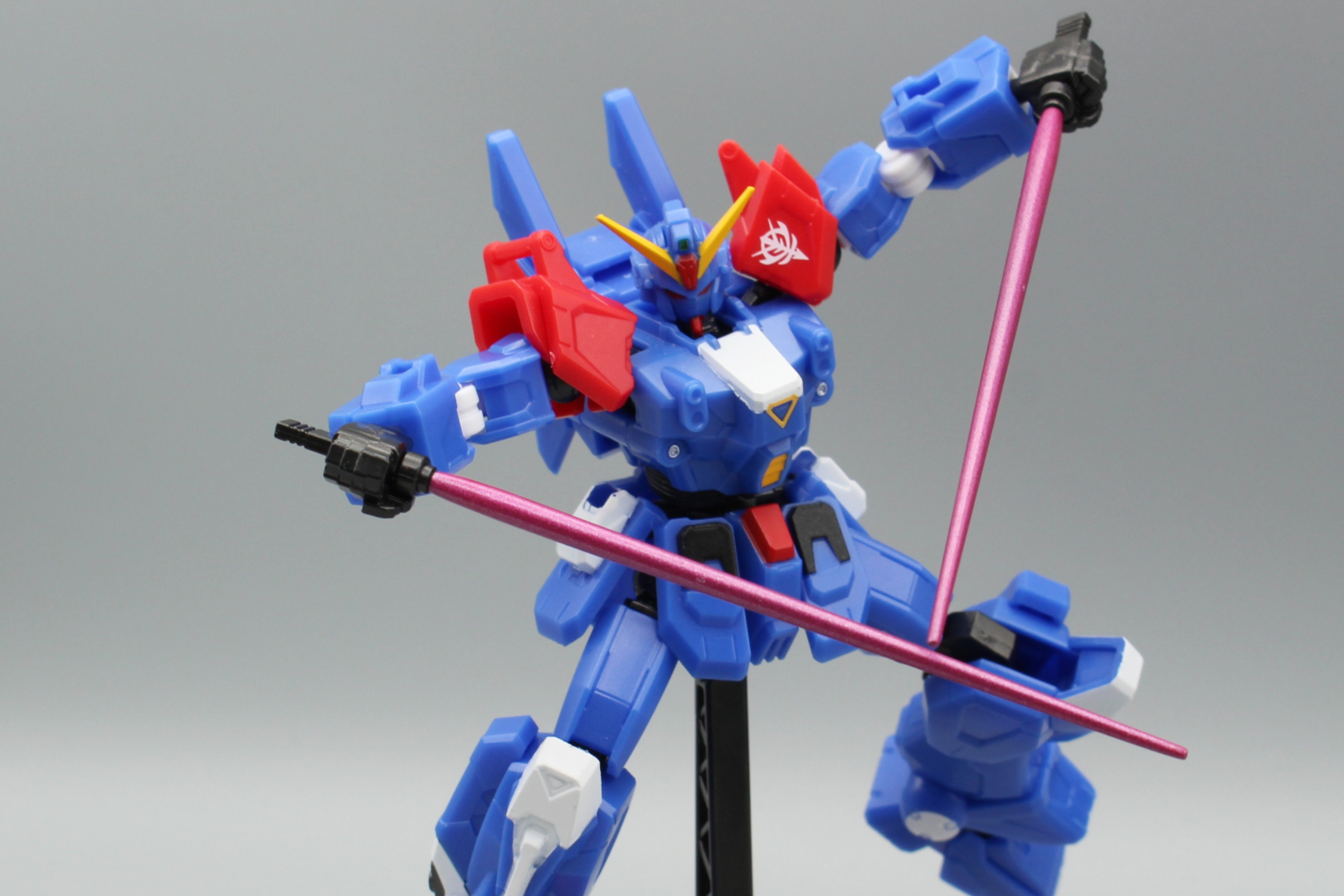 イフリート改と同様、両手にビーム・サーベルを構えた姿が印象深いが、ゲーム本編にこの姿で登場することはない