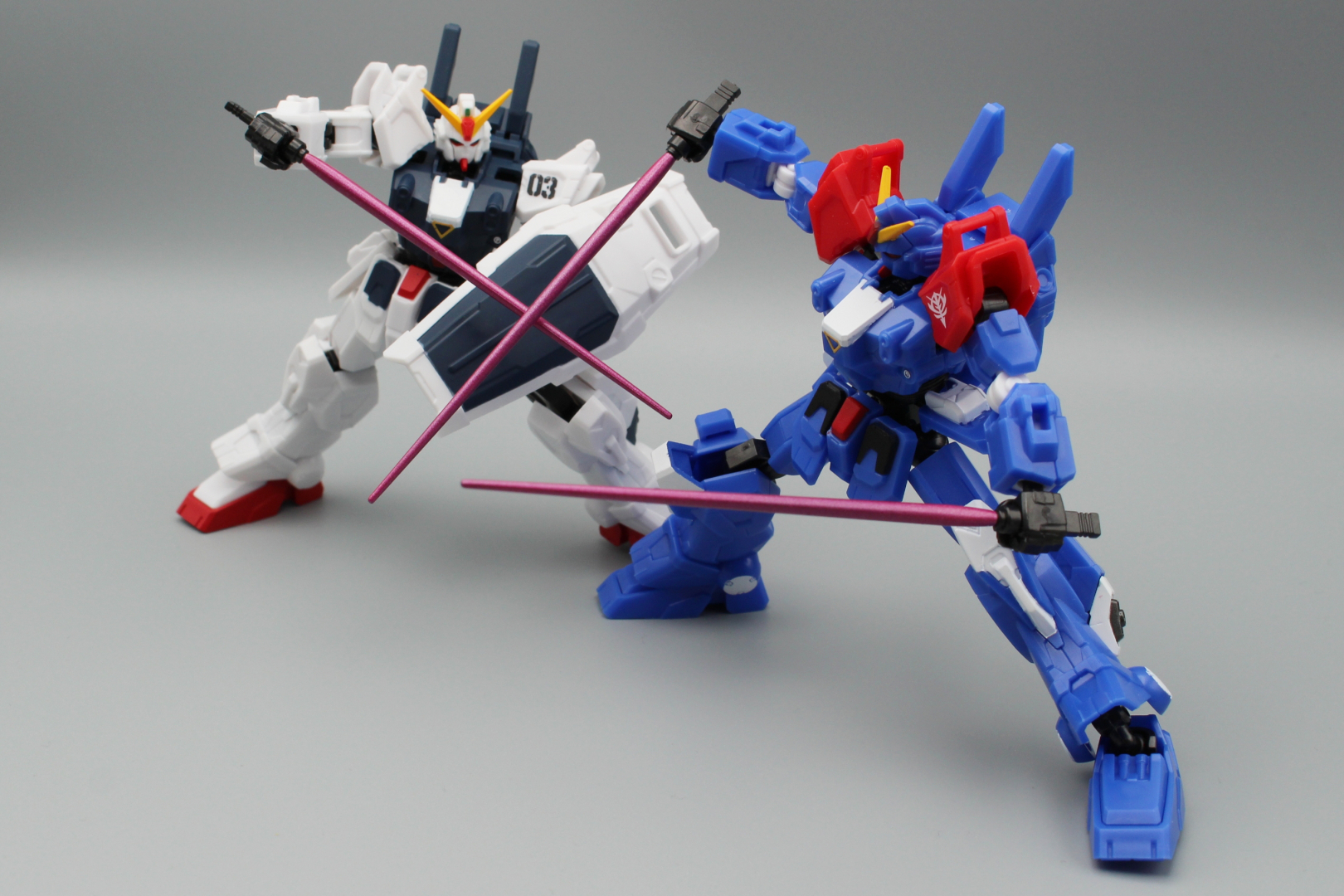 このセットだけでゲーム中のシーンが再現できるのも嬉しいところ