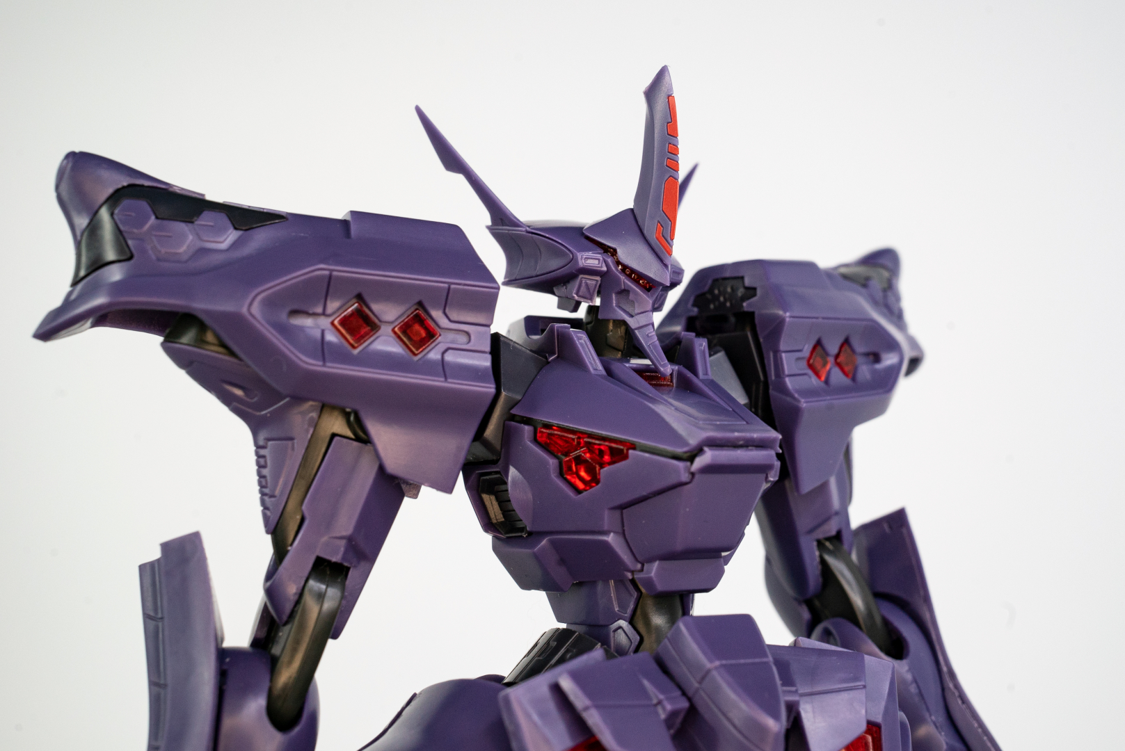 組み上げてみると高貴な機体であるType-00Rが目の前に！