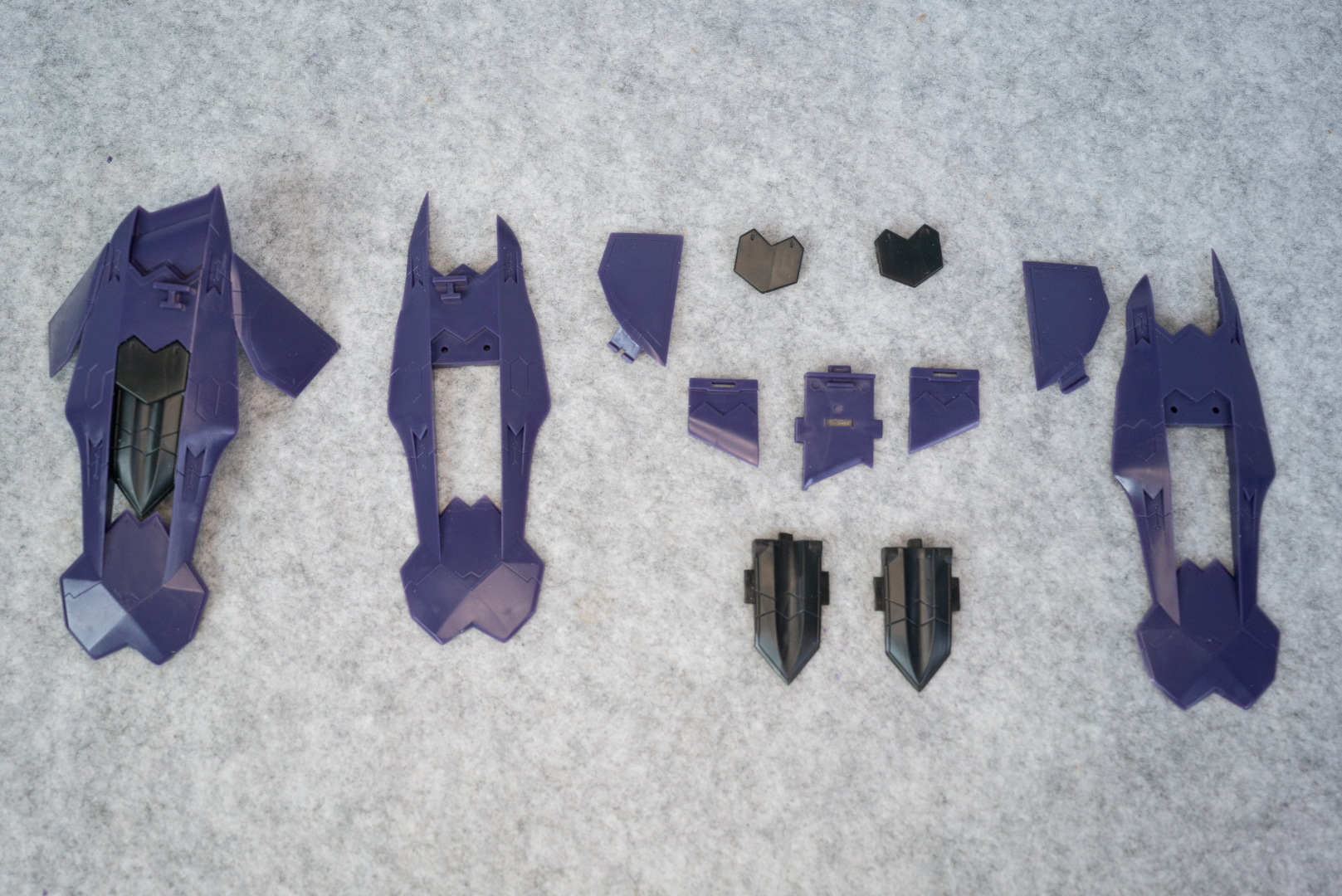 跳躍ユニットは色が分かれているので、パーツ構成も細かい