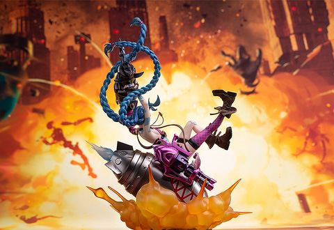 ダイナミックに武器をかざす暴走パンクガール！ 「リーグ・オブ