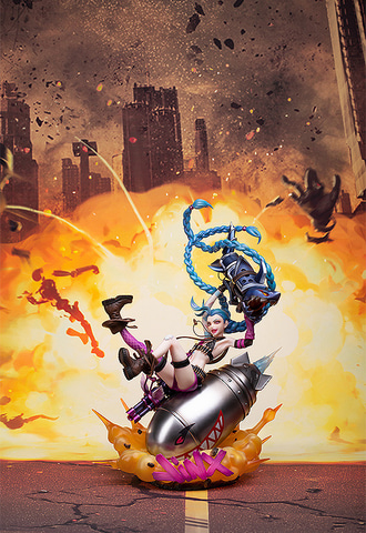 ダイナミックに武器をかざす暴走パンクガール！ 「リーグ・オブ