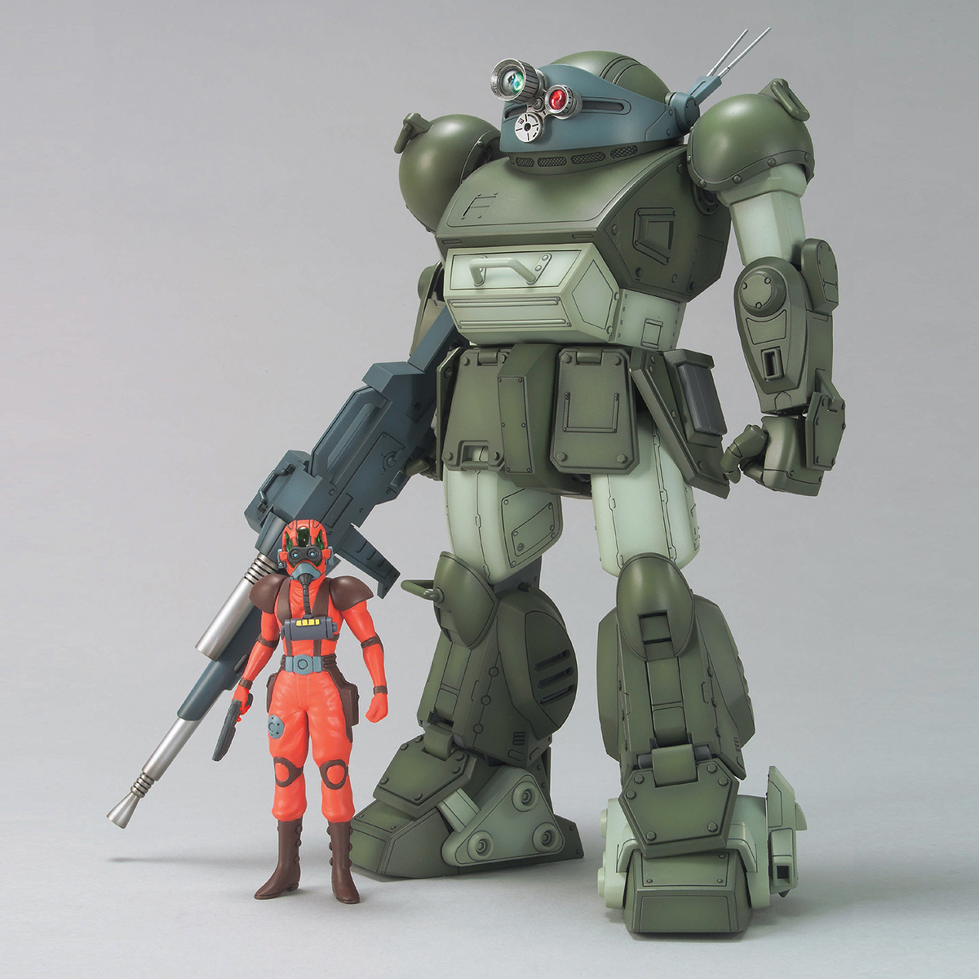 BANDAI SPIRITSのプラモデル「1/20 スコープドッグ」。キリコのフィギュアも付属している。キリコが手に持っているのがアーマーマグナムだ