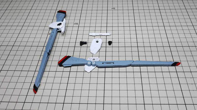 腰部との取り付け基部がちょっと固かったです。場合によってはペンチで持ってじんわりねじ込む必要があります