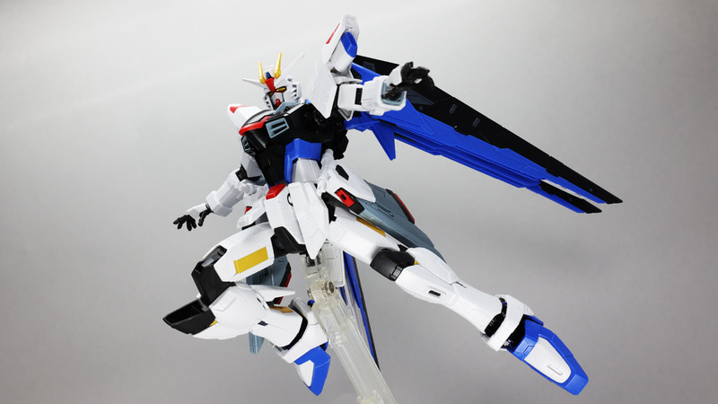 各部の可動性能もとても高いです