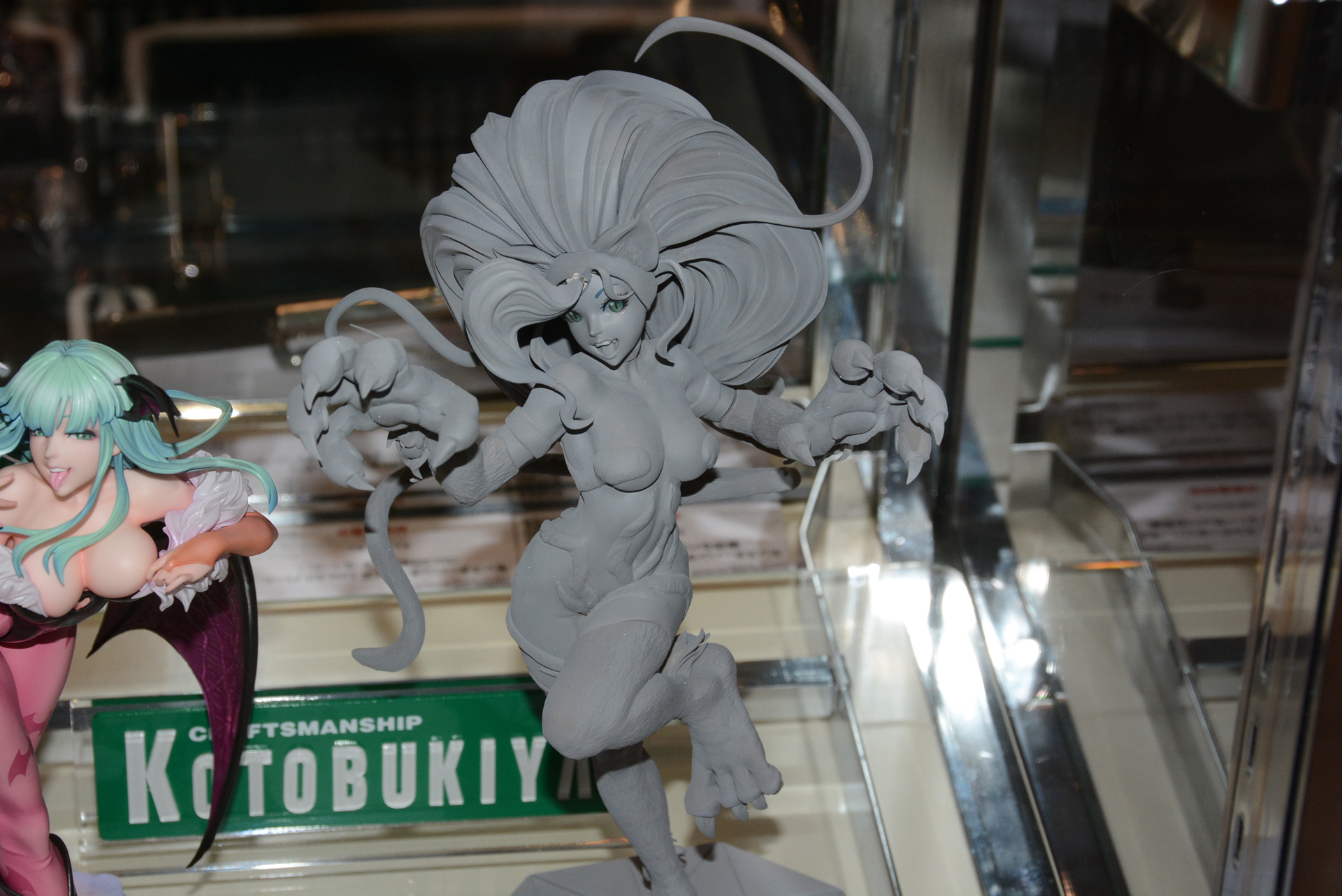 フェリシアは健康的でかわいらしい表情が魅力だ